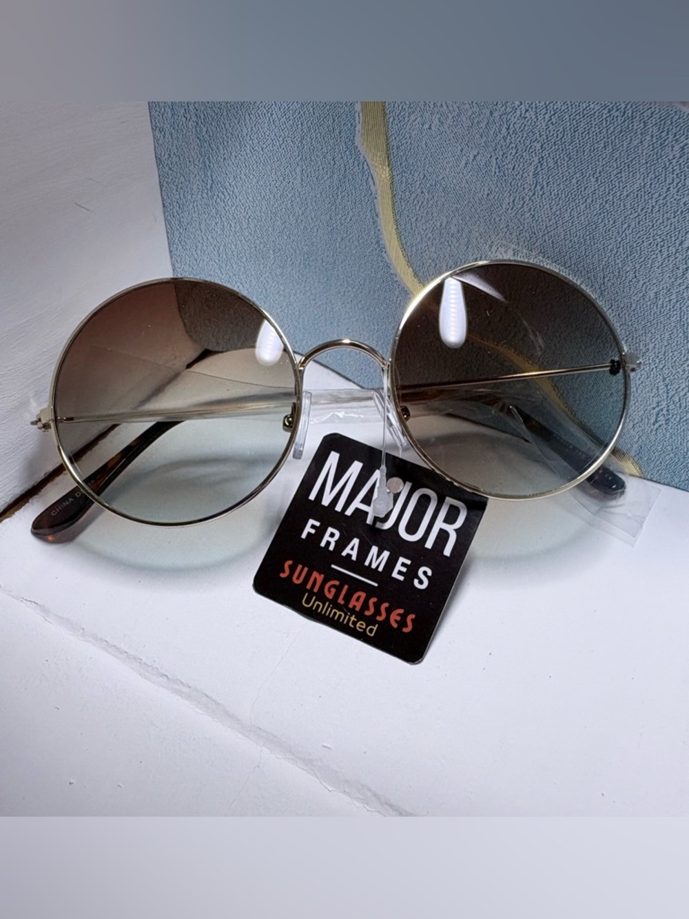 Men’s Round Sunglasses in Brown